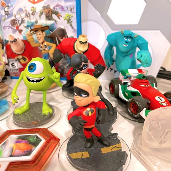 Disney Infinity 1.0 WiiU Bundle - Picture 7 of 10